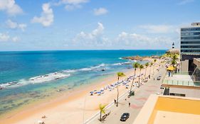 Belíssimo Flat direto na praia da Barra - Flat beira mar no circuito do Carnaval